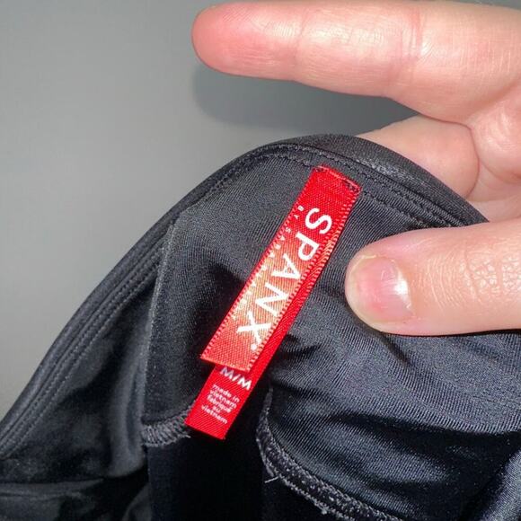 Spanx Faux Leather Leggings Black Size Medium Sculpting High-Waisted Shapewear - Picture 4 of 7